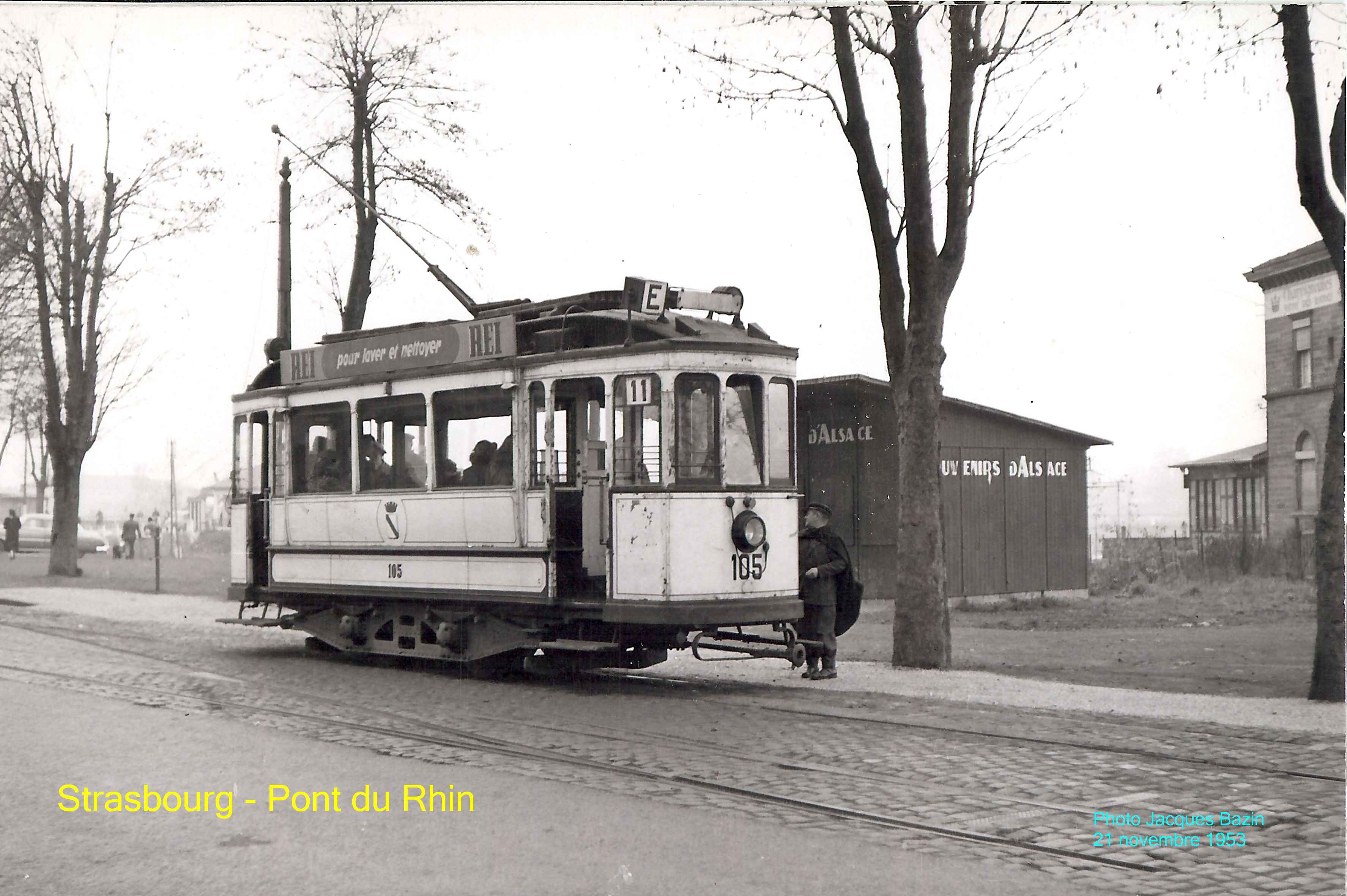 Motrice n° 105 au Pont du Rhin.